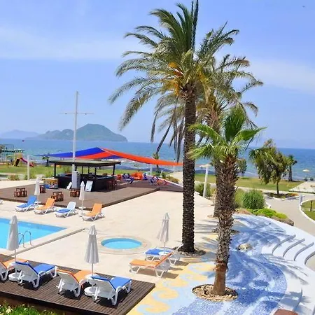 Sea And You Beachfront Апартаменты *