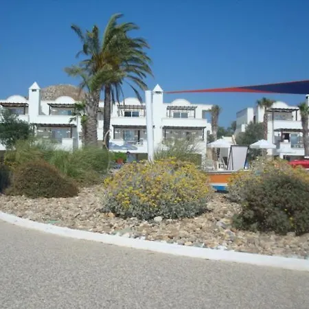 Апартаменты Sea And You Beachfront *