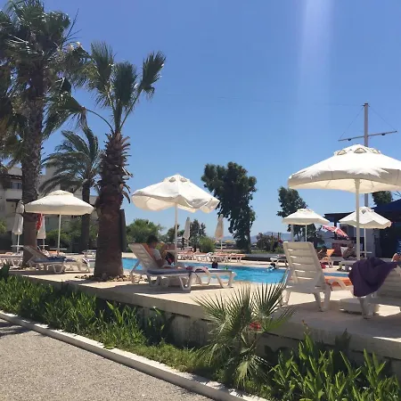 Sea And You Beachfront Апартаменты Тургутрейс