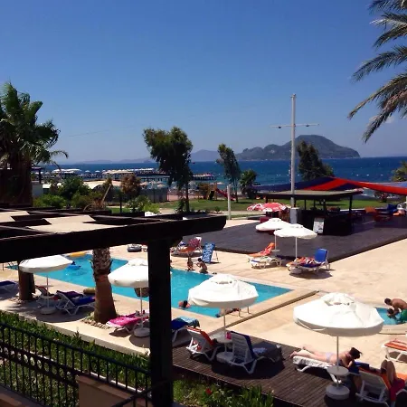 Апартаменты Sea And You Beachfront Тургутрейс