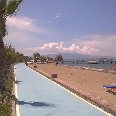 Sea And You Beachfront Апартаменты *
