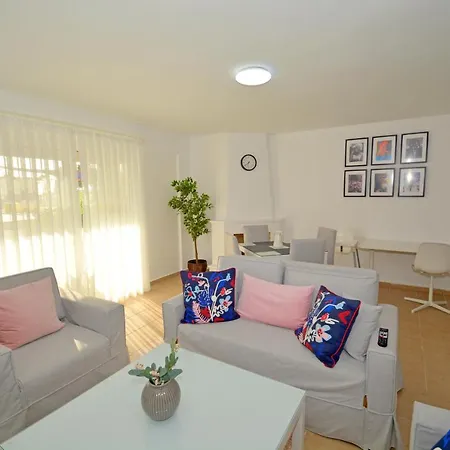 Sea And You Beachfront Апартаменты