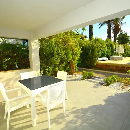 Sea And You Beachfront Апартаменты Тургутрейс