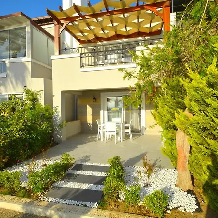 Sea And You Beachfront Апартаменты Тургутрейс