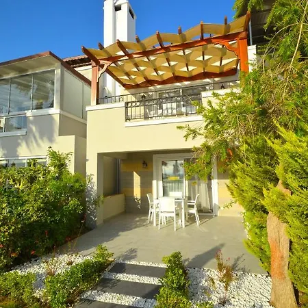 Апартаменты Sea And You Beachfront Тургутрейс