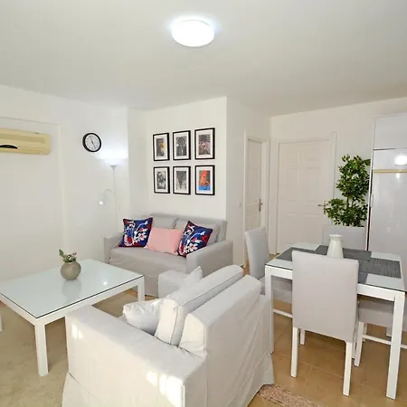 Sea And You Beachfront Апартаменты
