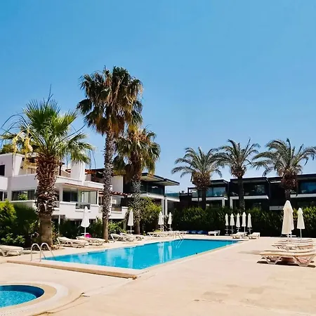 Апартаменты Sea And You Beachfront Тургутрейс