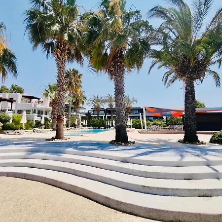 Апартаменты Sea And You Beachfront *