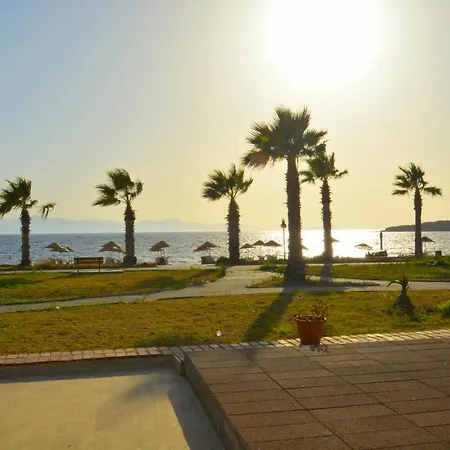 Sea And You Beachfront Apartment Turgutreis